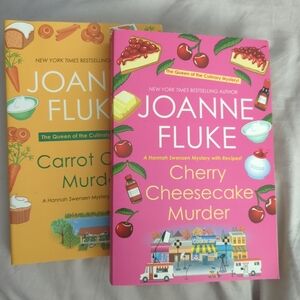 2 Joanne FLuke mystery books cherry cheesecake murder/ carrot cake murder